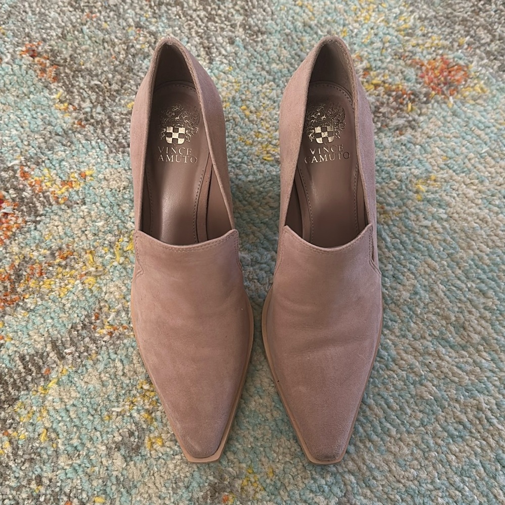 Vince Camuto pointed toe heels, size 9